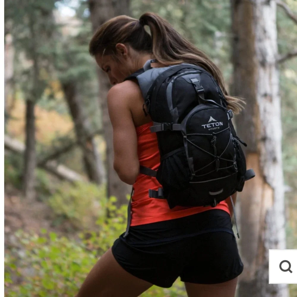 Teton OASIS 1100 HYDRATION Backback - Picture 4 of 10